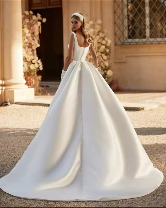 The Cosmopolitan CLARA Bridal dress