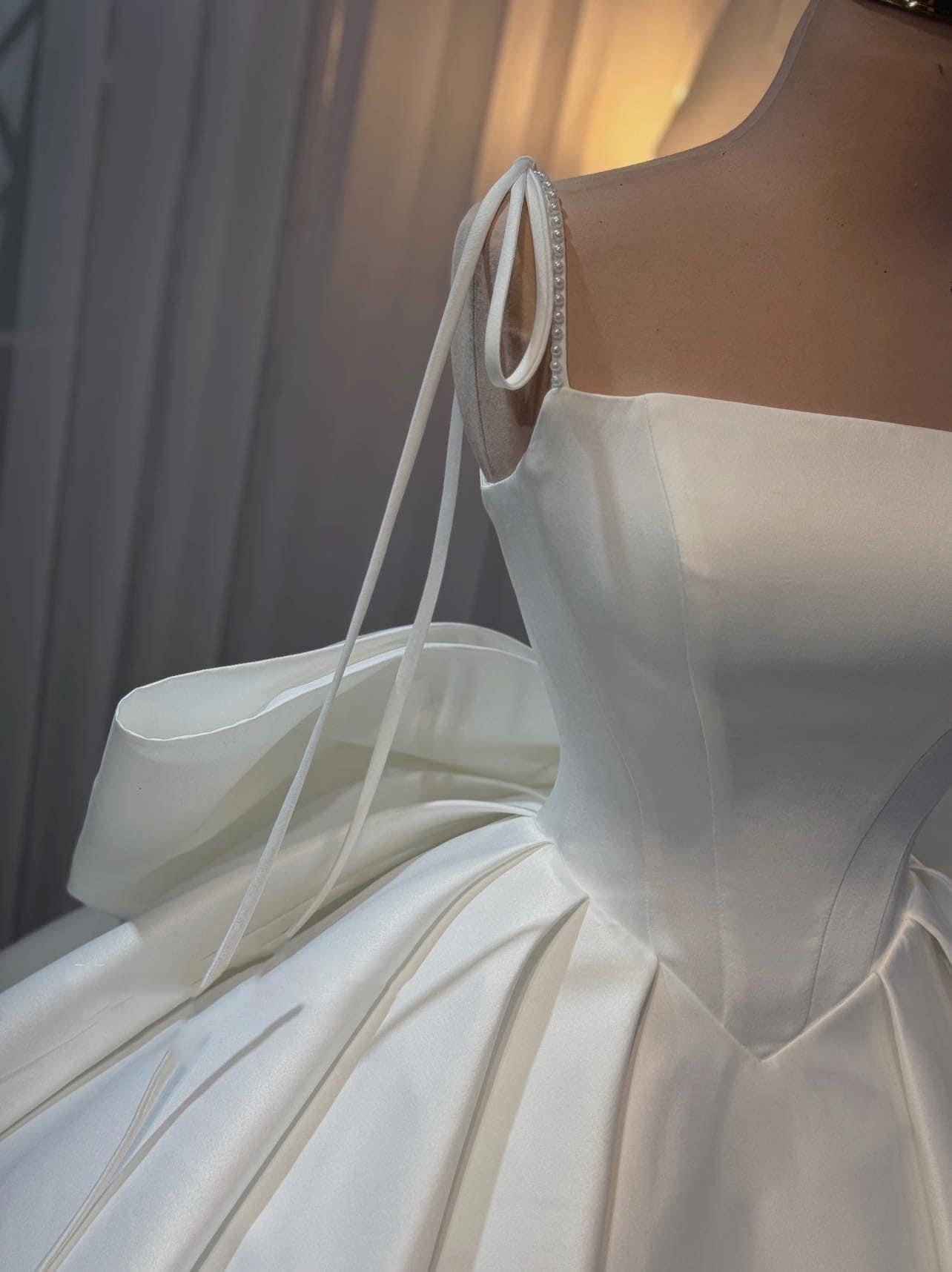 The Cosmopolitan Spaghetti BEADES Straps Wedding Dress Square Collar Floor-length With Big Back Tie Satin Bridal dresses