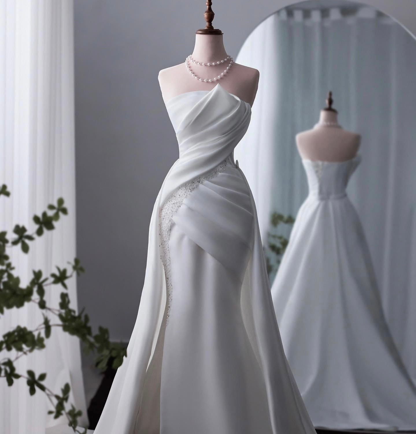 The Cosmopolitan New sheath wedding dresses strapless sleeveless hand pleats qualified crepe long bride gowns gala