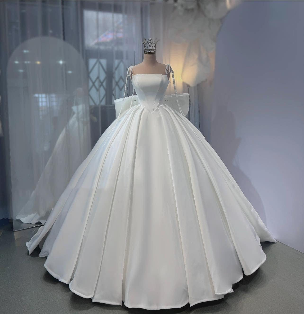 The Cosmopolitan Spaghetti BEADES Straps Wedding Dress Square Collar Floor-length With Big Back Tie Satin Bridal dresses